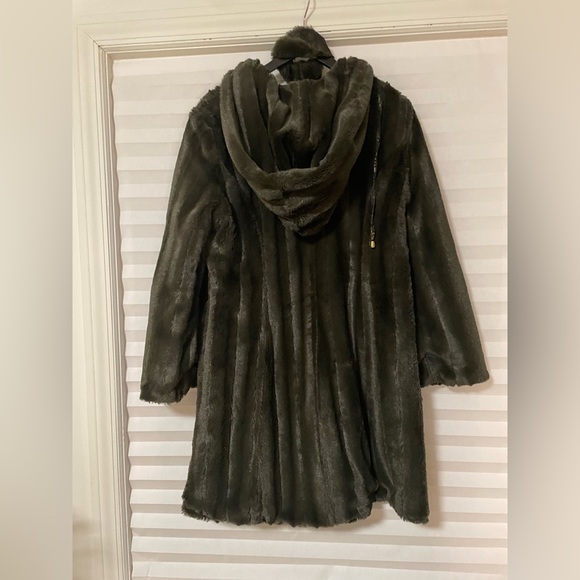 IMAN metallic black and dark green reversible coat - Picture 6 of 8